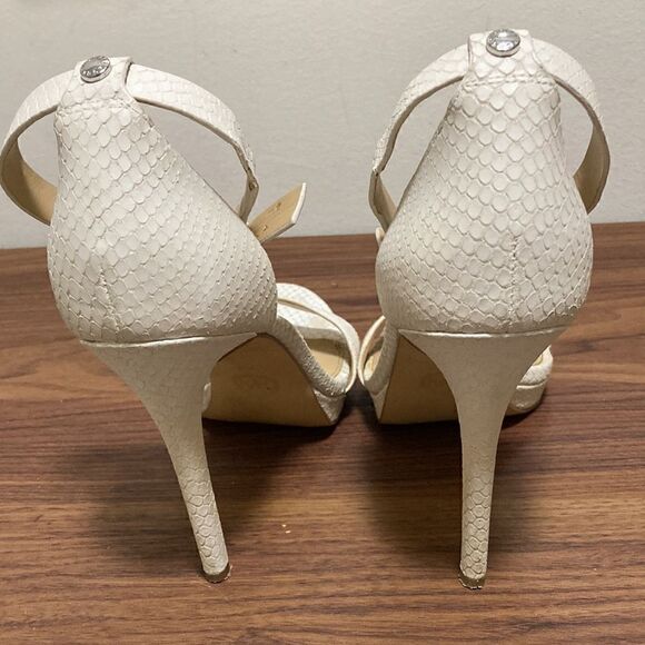 Michael Michael Kors Hutton White Embossed Ankle Strap Sandals. Size 8. - Picture 4 of 10